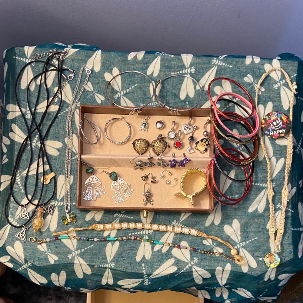 Jewelry Box Clean Out 25 Piece Collection